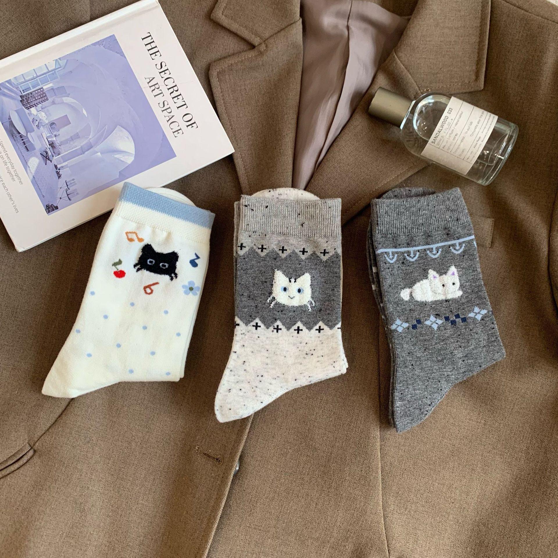 

Women s Cute Cat Flocking Mid-Calf Socks, Seamless Toe, Pure Cotton, Spring/Autumn 2026 Style. One Size (35-40)