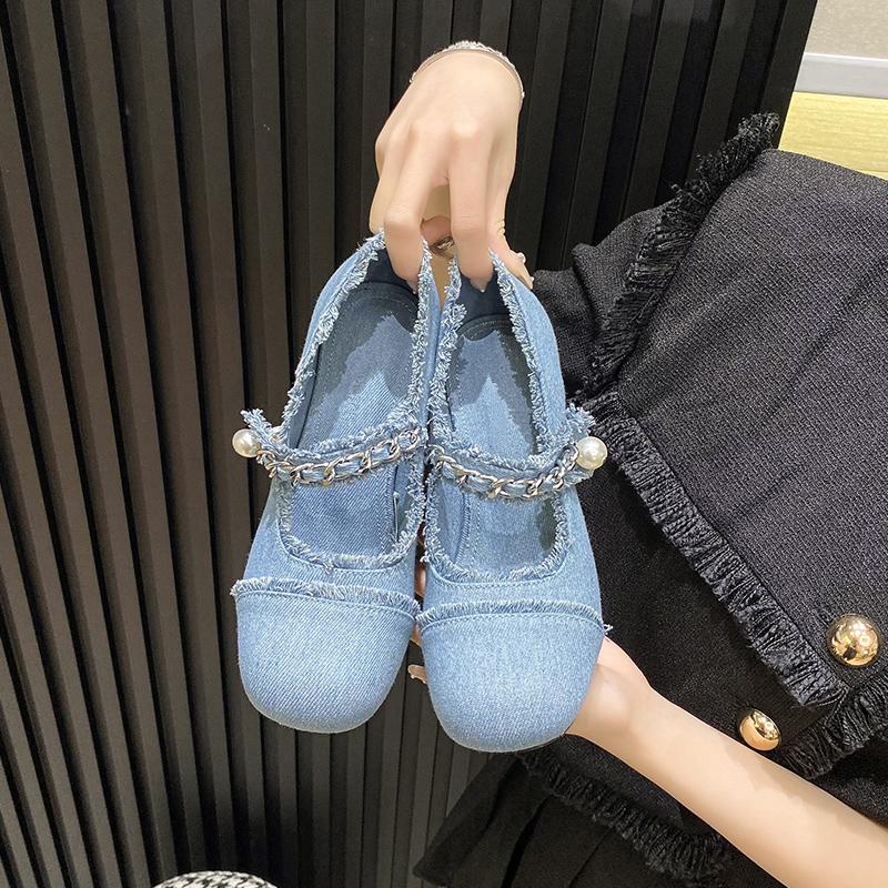 Nuevos zapatos de tacón alto de mezclilla con punta cuadrada y perlas, con tiras en los tobillos, tacón medio grueso liso, con cadena de metal, estilo retro, para uso diario, hechos a mano.