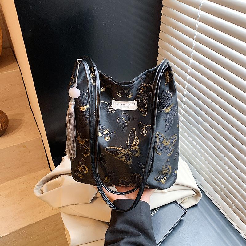 Women's bag Underarm bag Premium underarm bag New embroidery bucket bag Fashion shoulder bag