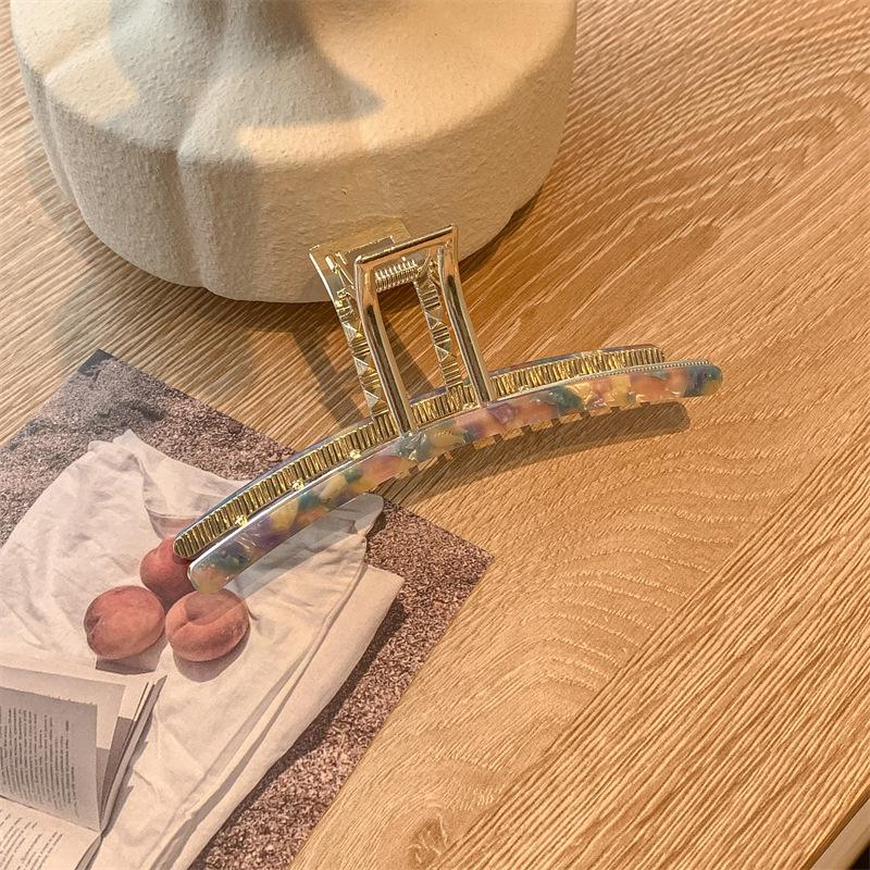 Elegant Oversized Retro Acetate Hairpin: Exquisite Korean Shark Clip for Women