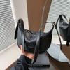 Autumn New Woven Personalized Portable Oblique Straddle Bag Fashionable Versatile Women's Underarm Shoulder Bag
