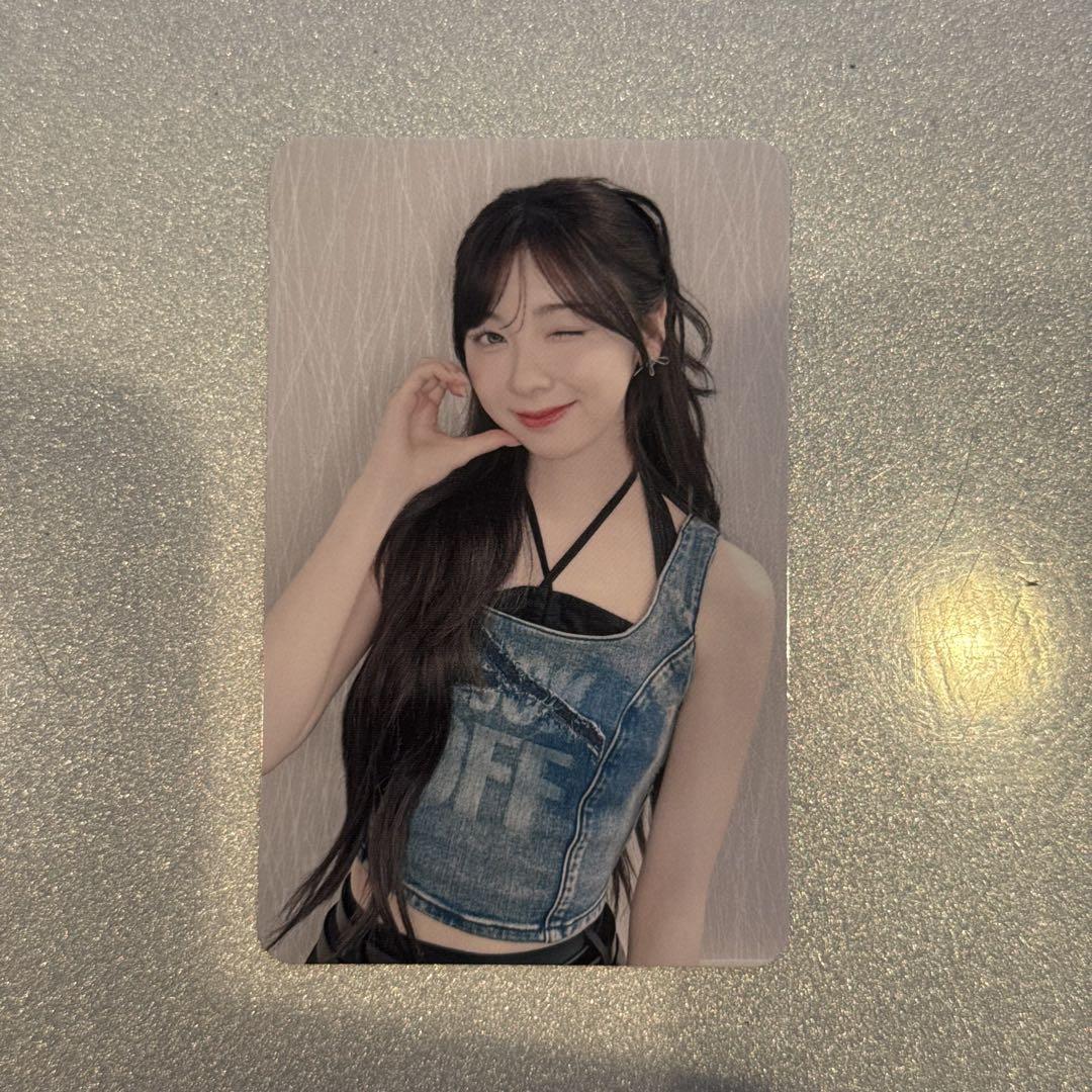 

[Б/У] Лимитированная торговая карточка NiziU Miihi, доступная только на площадке