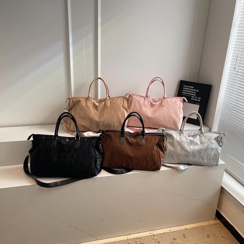 Travel bag, large-capacity sports and fitness bag, lightweight commuter handbag, storage bag, sports bag, fitness bag