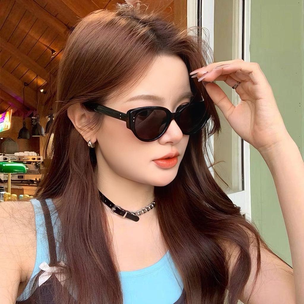 Retro cat eye sunglasses for women 2025 new high-end UV protection Spice Girls street photography shows the face of small sunglasses tide