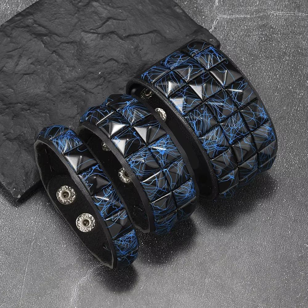 Vintage Big Wide Bracelet Contrasting Gothic Punk Bracelet Rivets Leather Wristband Male Female