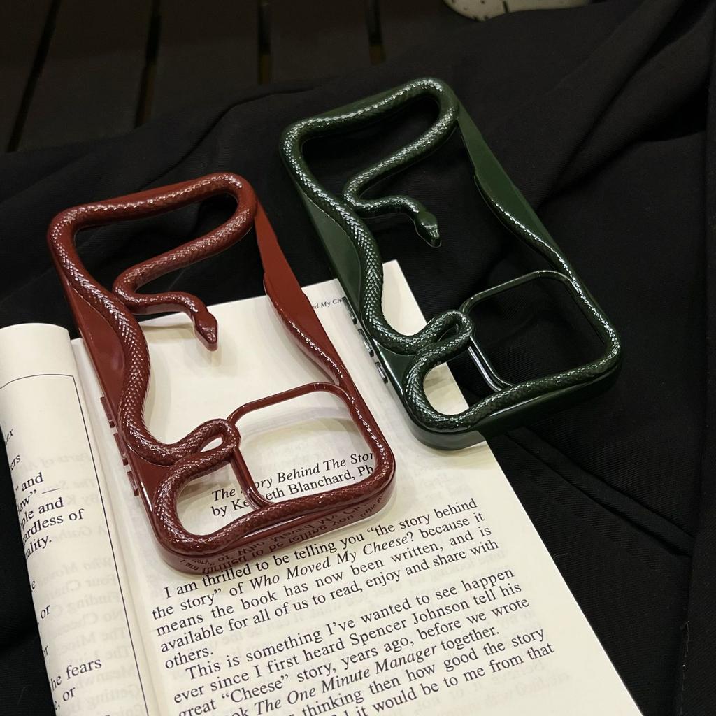 Hollow Three-dimensional Snake Mobile Phone Case for Apple 16PROMAX Trend 15/14/13 Hollow 12PRO Protective Case