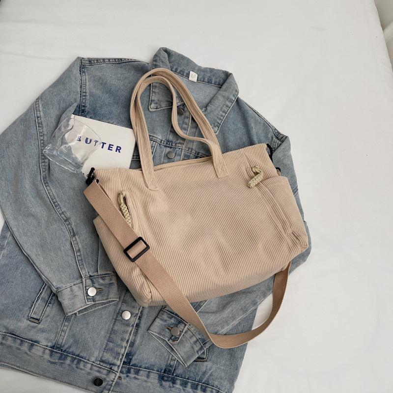 Small Fresh Bag Women's Large Capacity 2025 New Autumn and Winter Casual Shoulder Messenger Bag Fashion Sense Commuter Tote Bag