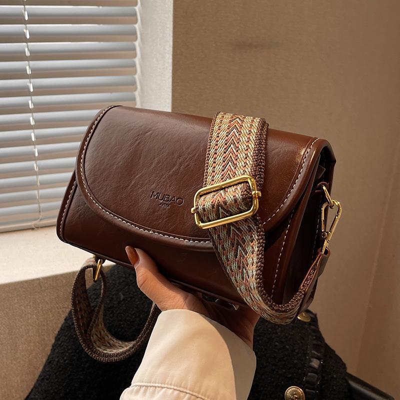 

Niche design single shoulder messenger bag new retro trendy bag women s versatile wide shoulder strap fashion small square bag