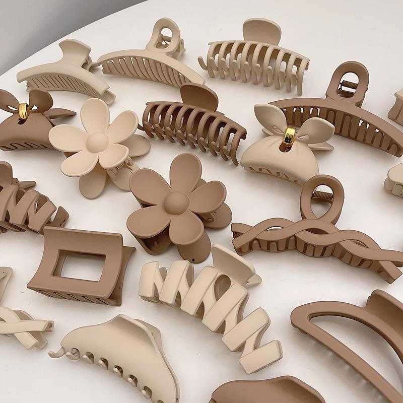 Elegant Autumn/Winter Milk Tea Coffee Hair Clips - Chic Hair Claws for a Celebrity Look