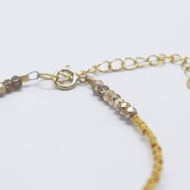 BONBEAU Winzige silberne Blumenperlen Armband