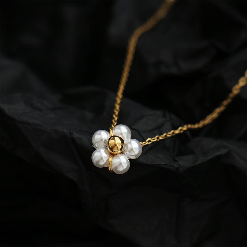 Modische Blume Gänseblümchen Perlenkette, 18K Vergoldete Titanstahl Schlüsselbein Kette für Damen