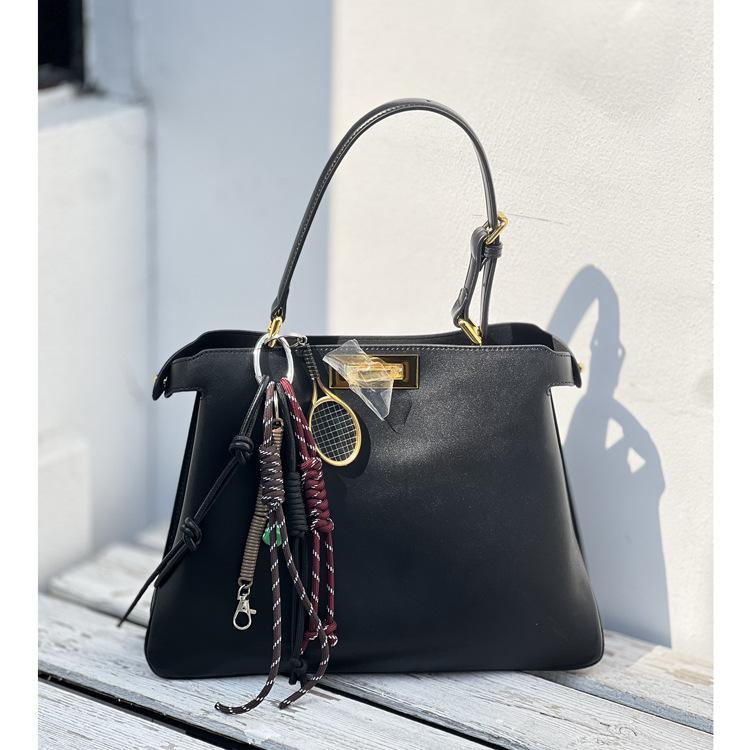 Metal Lock Buckle Kitten Bag for Women, Light Luxury High-end Leather Single-shoulder Handbag, Chain Decoration, Crossbody