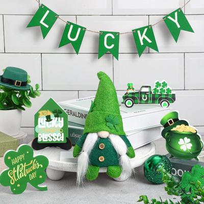 1 Set St. Patricks Day mehrstufige Tablett-Dekoration, rustikaler Stil, Holz, grünes Glücksgras-Schild und Zwergpuppen-Tablett, Ornament, irisches Festival, Partytheke