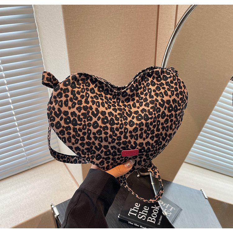 Chic Leopard Print Crossbody Bag - Spring Style, Versatile Women's Handbag for Students, Retro Casual Single Shoulder Bag.