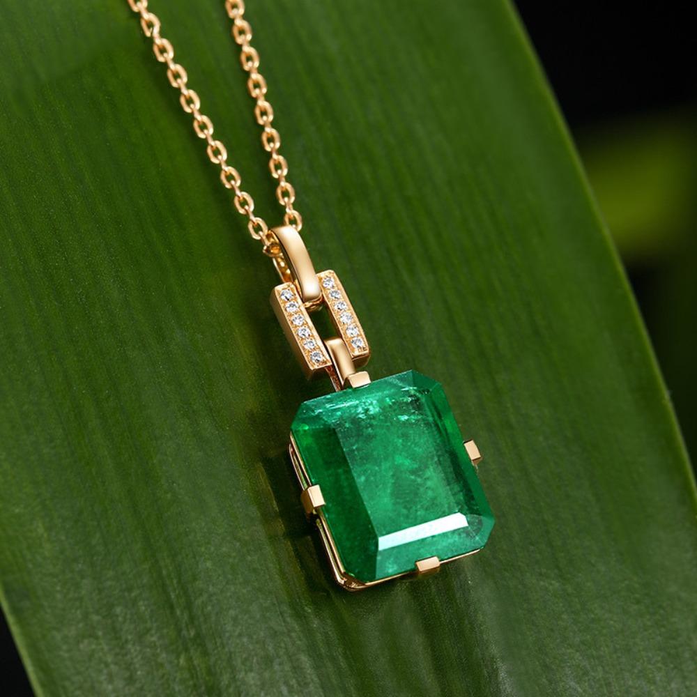 18K Gold Plated Emerald Simulated Zircon Necklace Women Fashion Jewelry Pendant Accessories