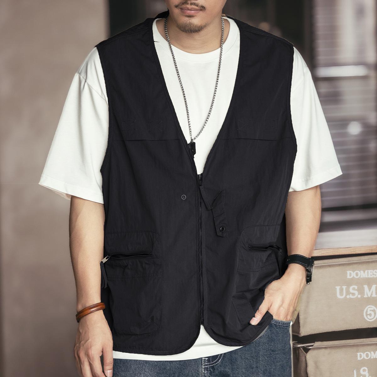 

Мужской летний рабочий жилет в корейском стиле: Модная куртка без рукавов с несколькими карманами для рыбалки на открытом воздухе M чёрный