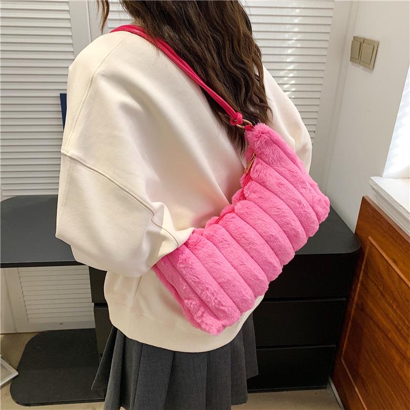 Women's Plush Shoulder Bag - 2025 Fashionable Versatile Furry Underarm Handbag with Niche Design