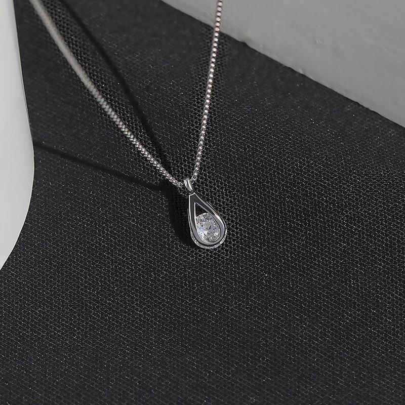 Water Drop Zircon Necklace Pendant Collarbone Chain Gift for Girlfriend Light Luxury Single Diamond Daily Commuter Women's Model