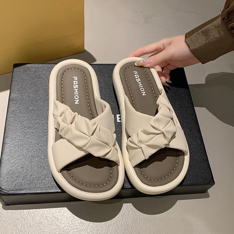 

Flat-bottomed slippers for women to wear in the summer of 2025, new cross-word slippers, soft-soled fashionable cool slippers 40