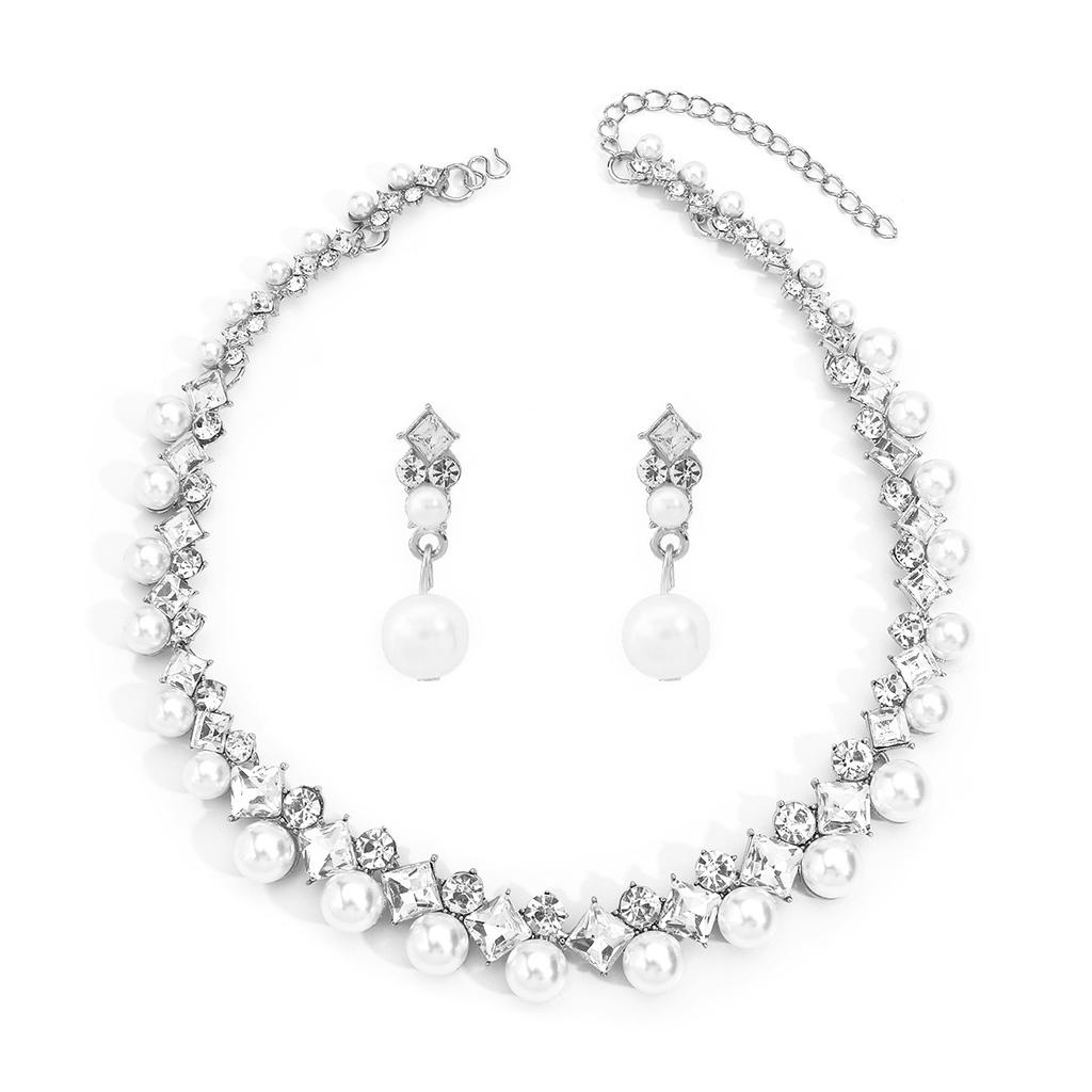Tooxika Baroque Alloy Necklace Elegant And Stylish Versatile Bridal Dress Jewellery Set
