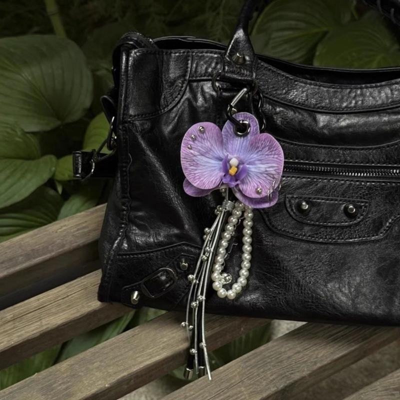 2Pcs Handmade Flower Tassels Keychain Charm Elegant Floral Design Pearls Accent Hanging Decoration for Bag Jewelry Gift