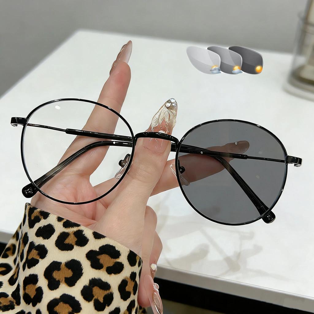 Retro Personalized Metal Round Frame Photochromic Women's Myopia Glasses Ultra Light Neutral HD Anti Blue Light Glasses