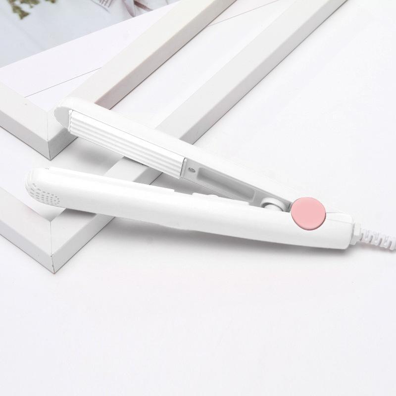 Mini Ceramic Curling Iron Portable Hair Curler Corrugate Wave Dry Wet Use for Long Lasting Fluffy Hairstyle Daily Use