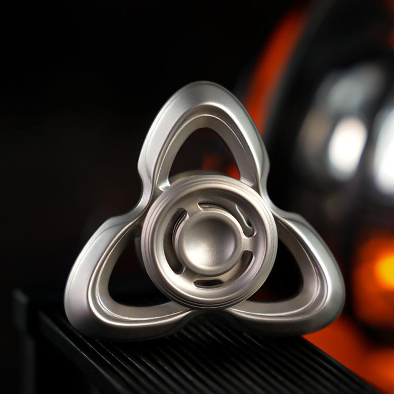 Fidget Spinner Manuale in Acciaio Inossidabile Miglior Trottola Rotante in Metallo per Punta delle Dita Punta Giroscopio EDC Giocattolo per Alleviare lo Stress Adulti Anti Ansia