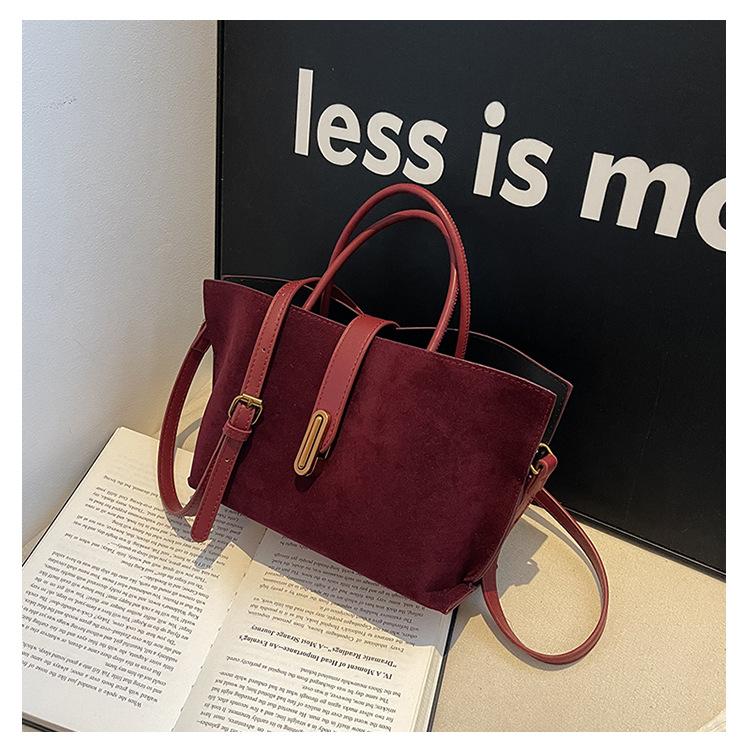 

Премиум текстура портативная большая женская сумка 2024 года новая универсальная сумка для поездок на работу корейская модная сумка-мессенджер бордовый