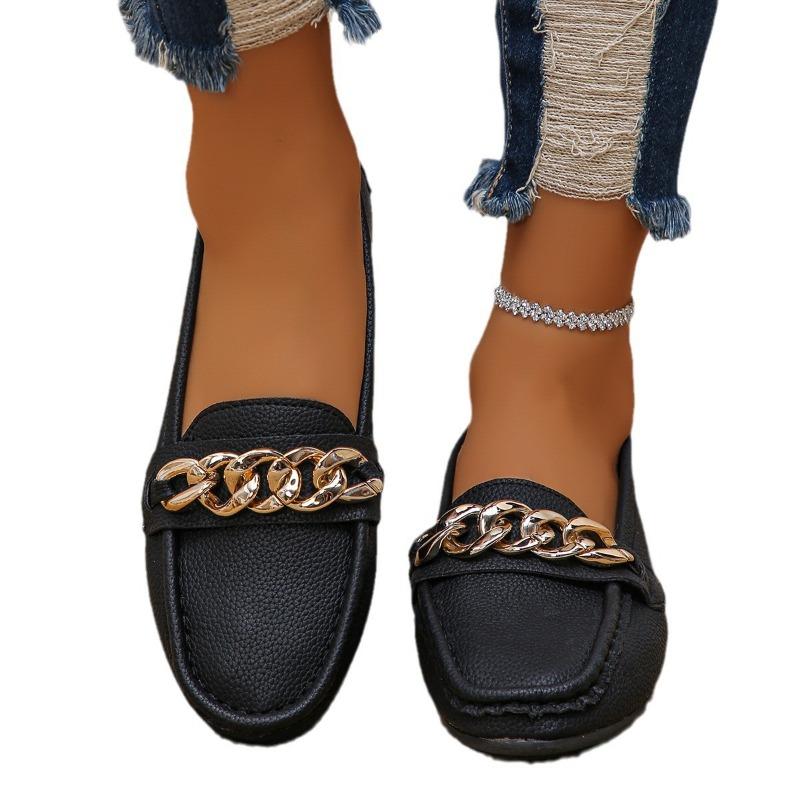 Spring and Autumn New Doudou Shoes Women's Round Head Large Size Flat Bottom Metal Chain Wear Mom Shoes