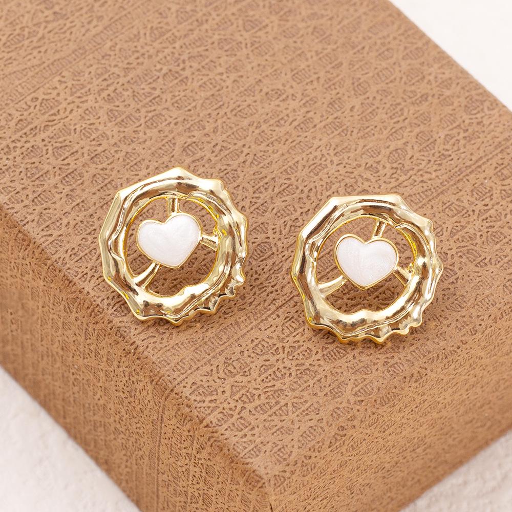 

Irregular Geometric Heart Stud Earrings - Retro Zinc Alloy Design