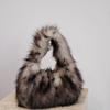 Fluffy Purses for Women Cute Fuzzy Tote Handbag Plush Y2K Hobo Shoulder Bag Faux Fur Clutch Bag Fuzzy Women's Plush Purse Underarm Handbag Hobo Tote