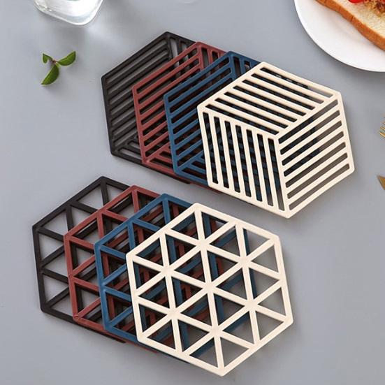 Hollow Heat Resistant Trivet for Hot Dishes Non-Slip Silicone Table Mat for Pots Scratch-Proof