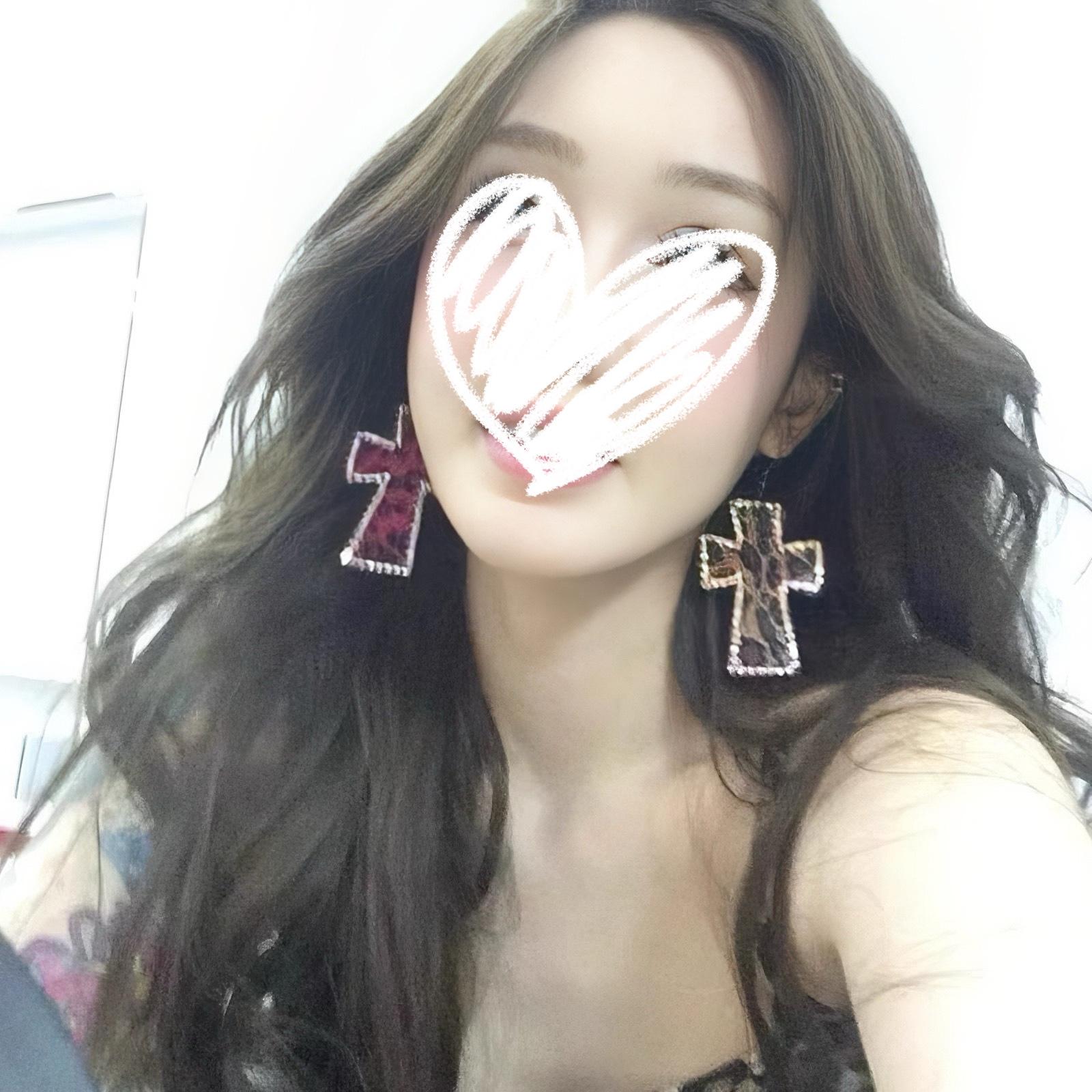 

Leopard cross earrings yk millennial babes niche stud earrings retro early ins Japanese punk exaggerated earrings women