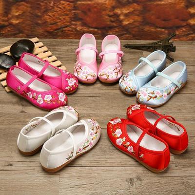 Kids' Traditional Hanfu Dance Shoes - Flat-Soled, Retro Ethnic Style, Embroidered Fairy Design