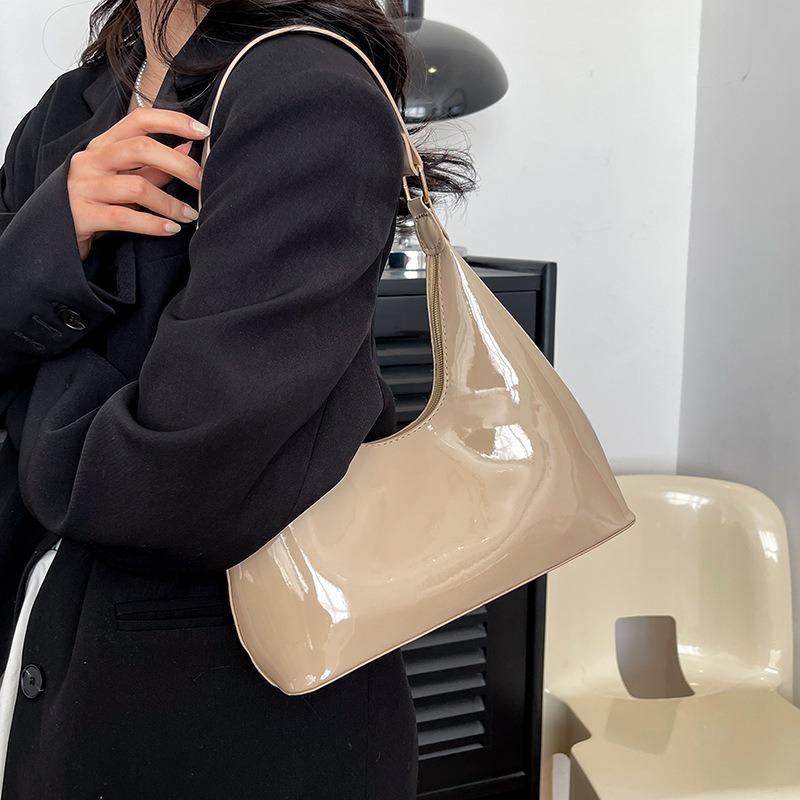 Casual glossy underarm bag women's new patent leather fashion light luxury shoulder bag portable baguette bag