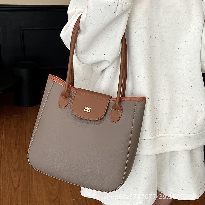 2025 new casual large-capacity portable shoulder bag tote bag is fashionable and versatile, simple and affects the trend of mommy bags