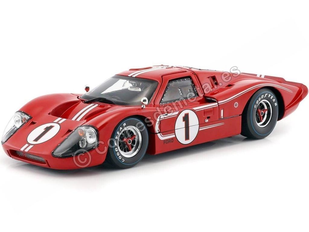 ShelbyCollect Shelby Collectibles Scale Model Ford GT40 1967 Le Mans 24 Hours Winner Foyt 1/18 Car Mk.IV #1 D. Gurney/A.J.