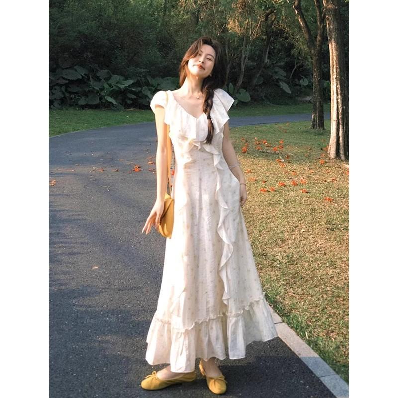 

French ruffle leaf edge V-neck floral dress for women s summer wear, waist and thin temperament seaside vacation dress S