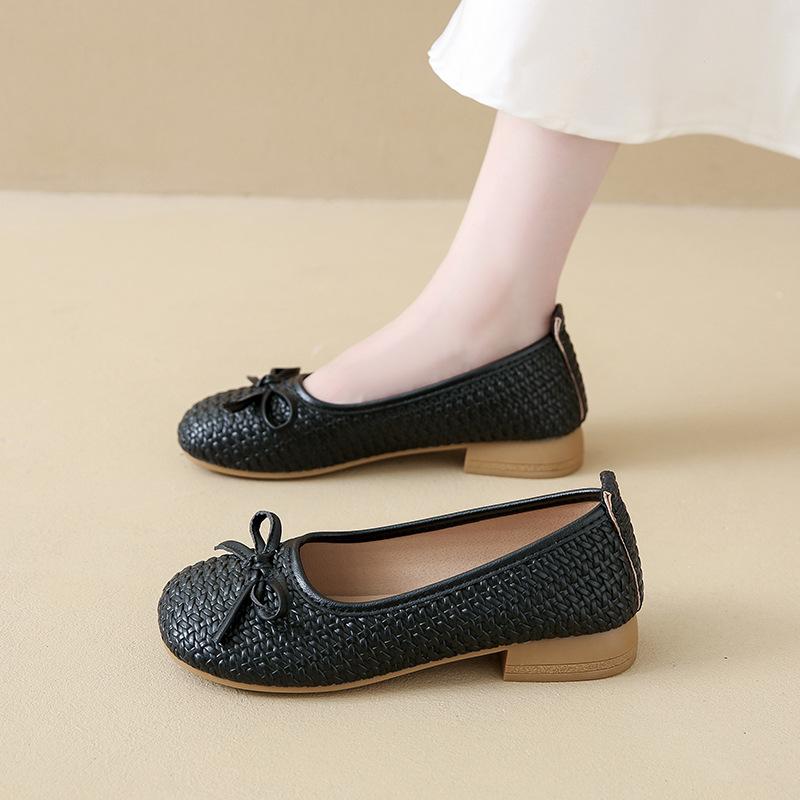 

2025 new gentle fairy style single shoes female French elegant bow round head light mouth woven Mary Jane single shoes 40 чорний