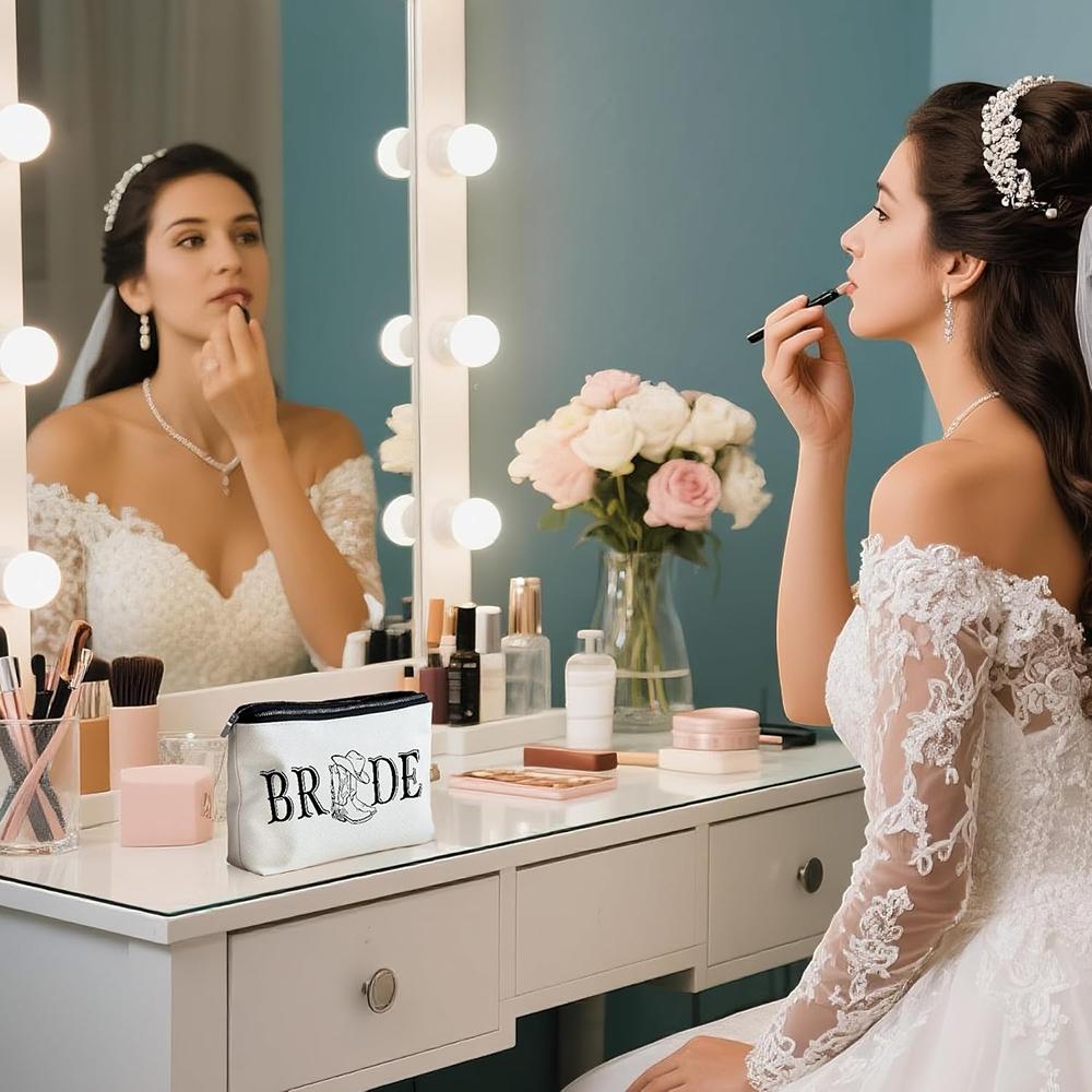 Wedding Cosmetic Bags Bride Cowboy Hat & Boots Makeup Bag for Bachelorette Party Bridal Shower Gifts Western Bridesmaid Gift