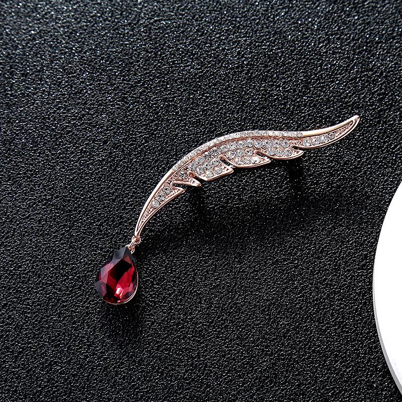 

Fashion Crescent Moon Rhinestone Brooch Feather Crystal Corsage Jewelry Female Factory Direct Sales Pin рожевий колір золота