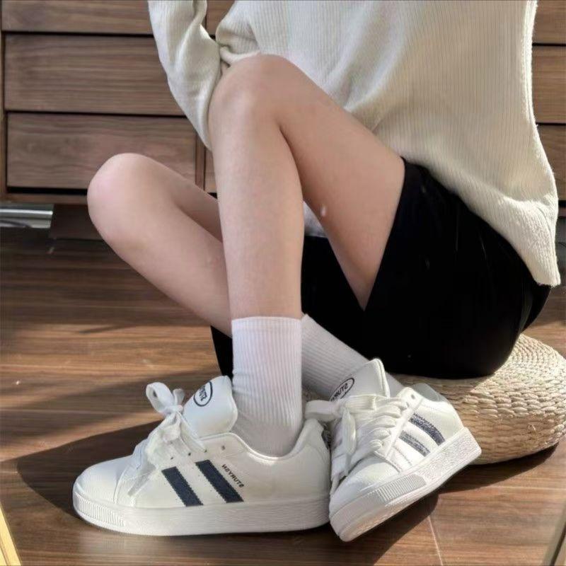 Winter Fashion Board Shoes Women's Versatile Trend New High-value White Shoes Commuting Versatile Student Height-increasing Shoes
