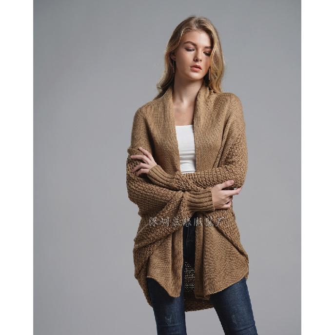 

2024 Европейская и Американская осень/зима Новая мода Вязаный кардиган куртка пригородный свитер с рукавами летучая мышь для женщин one size хаки