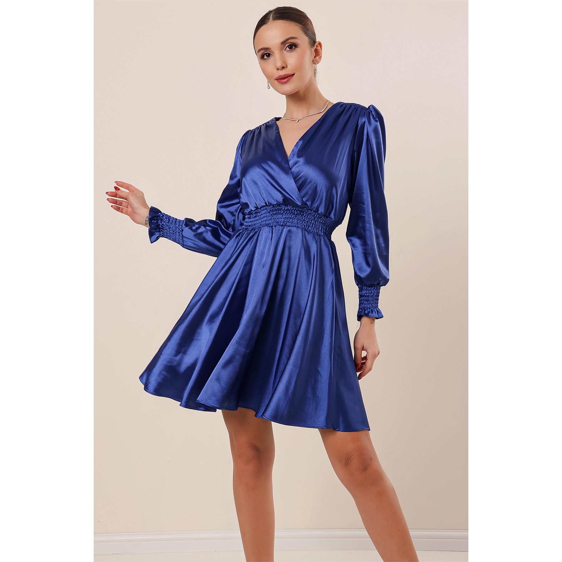 

Атласное платье на талии и рукавах с подкладкой из жакета