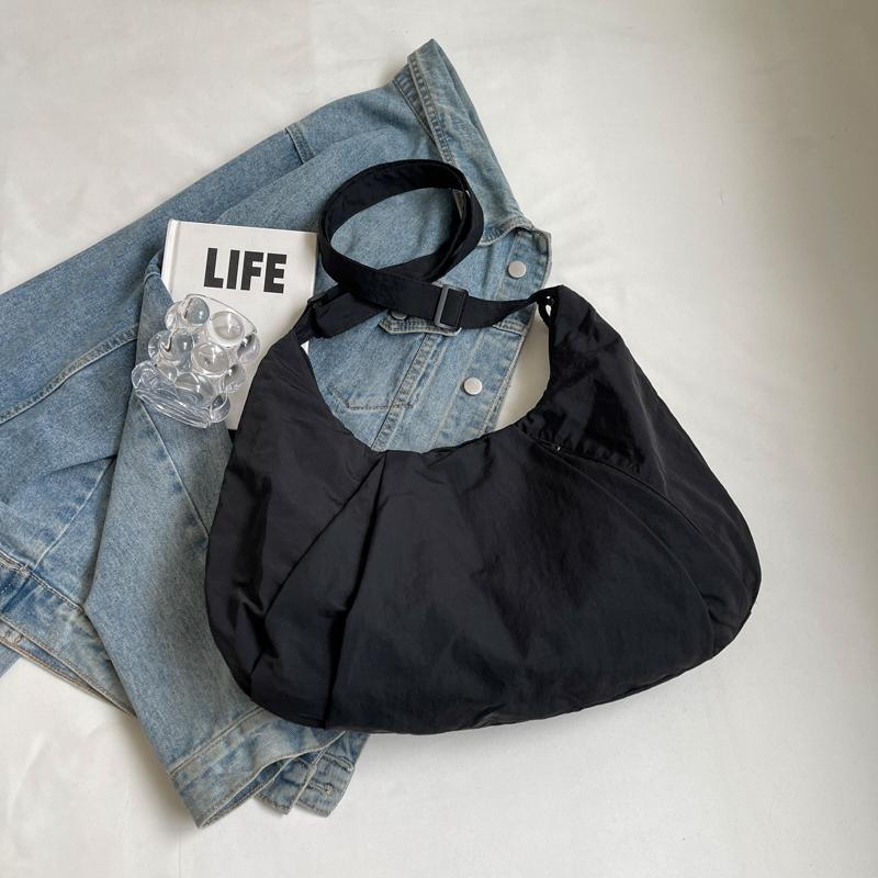 Lightweight Large Capacity Tote Bag Female Shoulder Crossbody Bag Commute Bag