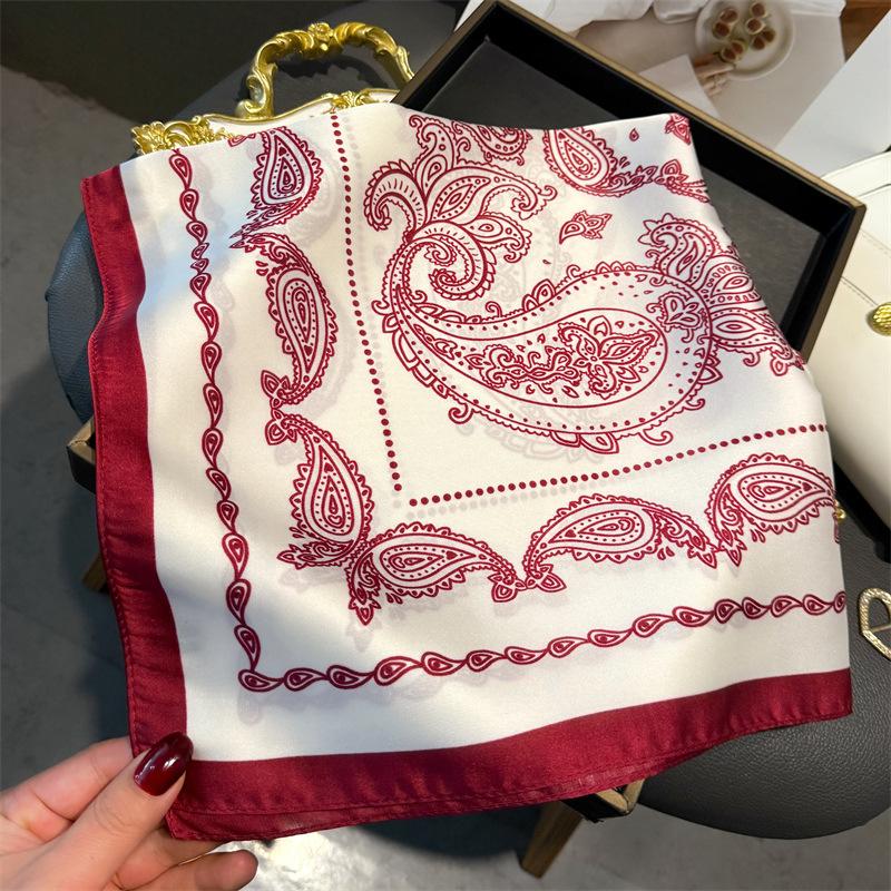 Luxury Paisley Printed Bandana Scarf Lightweight Soft Satin Stylish Versatile Neck Scarf For Women Hairbands Headscarf