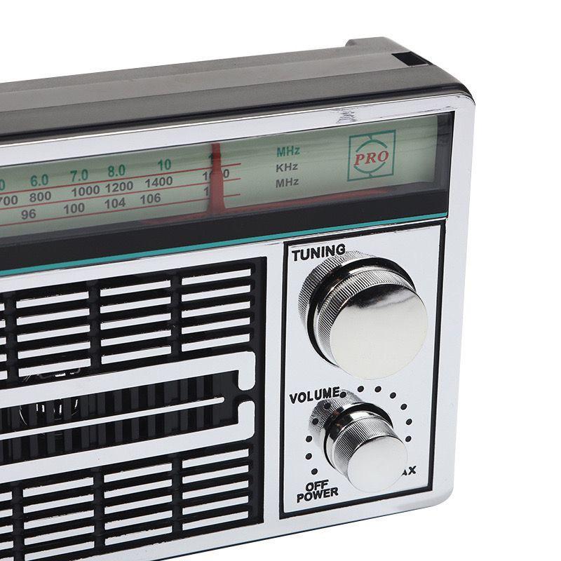 Vintage AM/FM Radio, Battery-Powered, Plug-In, High Volume, Multiple Stations