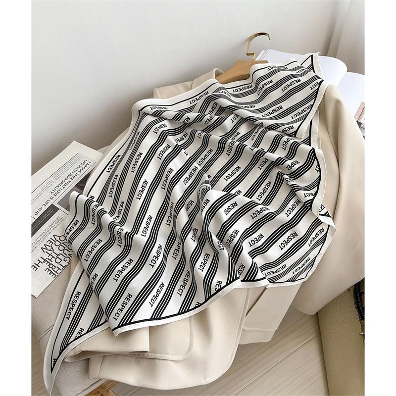 2025 New Fashion Women Triangle Scarf Bohemian Style Paisley Designer Long Ribbon Twill Silk Scarves Neckerchief Luxury