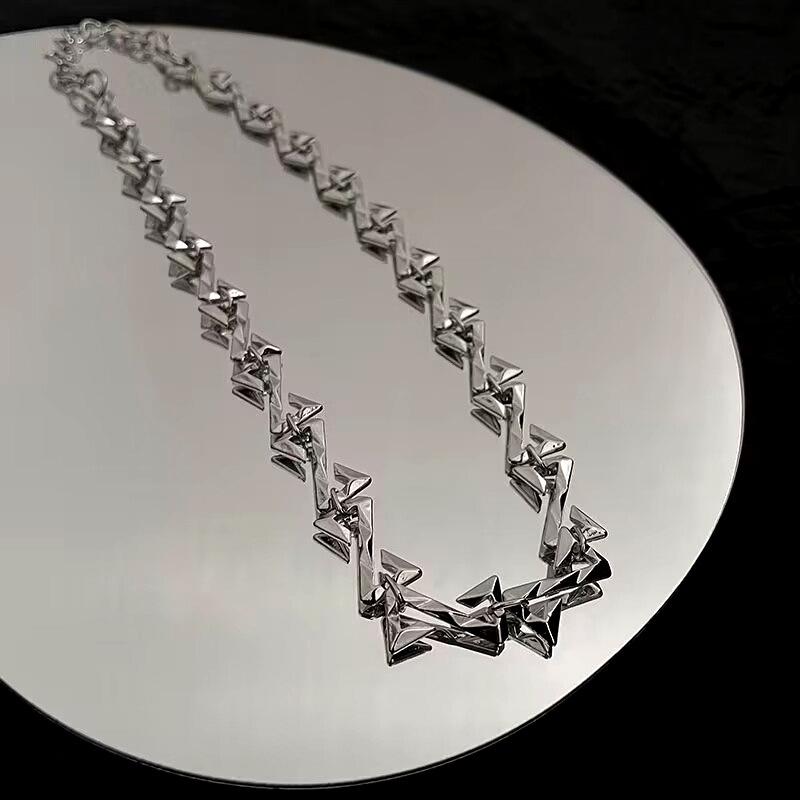 European & American Z Letter Patchwork Necklace: Men's Hip-Hop Style Clavicle Chain with Niche Design.